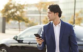 Fleet management voor verteยญgenยญwoorยญdigers, verkoop- en service- teams