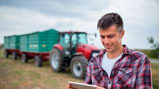 tractor live vehicle locating