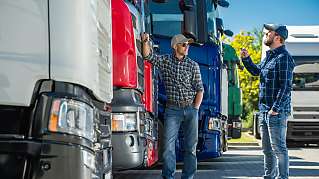 truck drivers talking 02