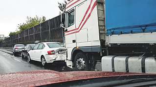 Accident camion et voiture