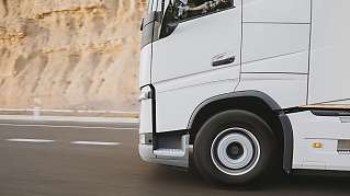 Pneumatici di un camion controllati grazie a Webfleet Tyre Pressure Monitoring System