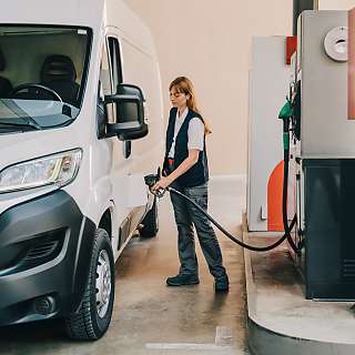delivery van fueling u02