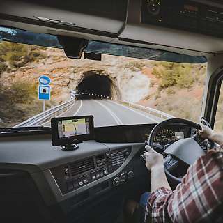 truck driver tunnel uk
