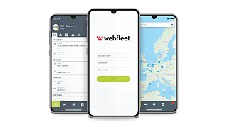Drie mobiele telefoons die Webfleet Mobile software tonen