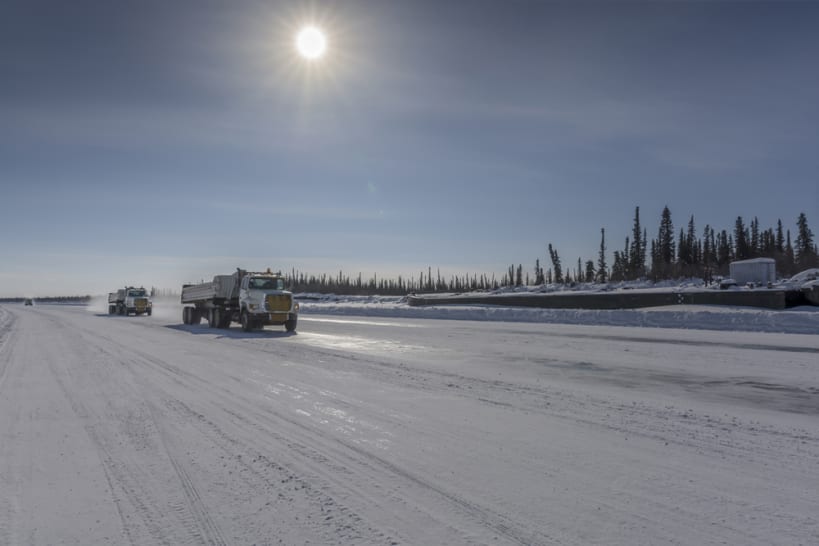 camion sul ghiaccio in Canada